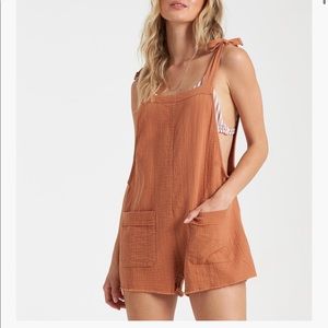 Billabong girl on the run jumper